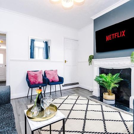 קובנטרי Harley House - Spacious Home With Free Netflix & Parking By Rocketbnb מראה חיצוני תמונה